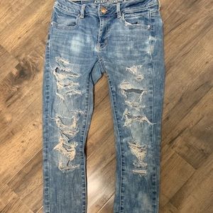 AEO SKINNY RIPPED JEANS SIZE 4